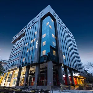 Radisson Harbiye מלון